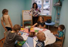 Organization of a program of developmental classes to prepare a child for school in preschool Preschool children in preschool for school