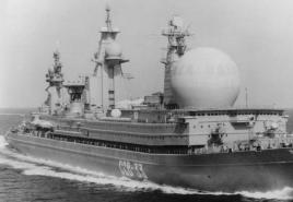 소련 원자력 발전소를 갖춘 소련 우랄 선박의 가장 큰 핵 선박
